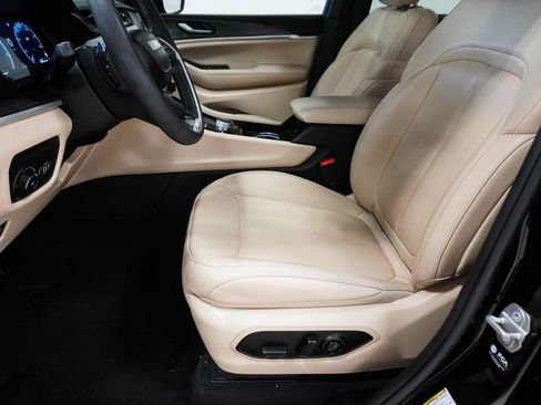 Used 2023 Jeep Grand Cherokee L Limited image 11