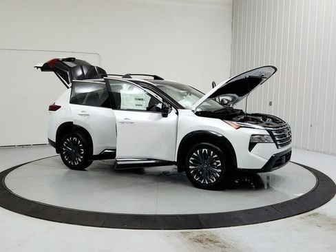 New 2026 Nissan Rogue Platinum w/ Platinum Premium Package image 9