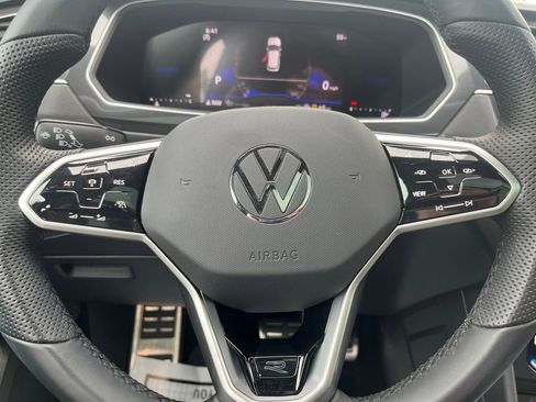 Certified 2024 Volkswagen Tiguan SE R-Line FWD image 20