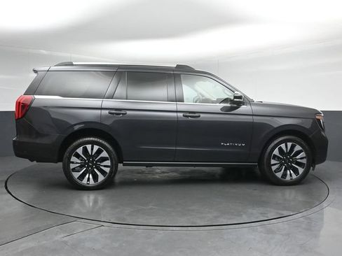 Certified 2025 Ford Expedition Platinum w/ Driver's Package AWD/4WD image 8