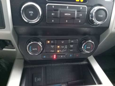 Used 2020 Ford F350 Lariat w/ Lariat Ultimate Package image 25