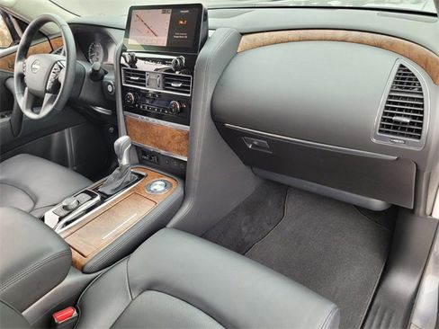 Used 2024 Nissan Armada SL w/ Captain's Chairs Package image 18