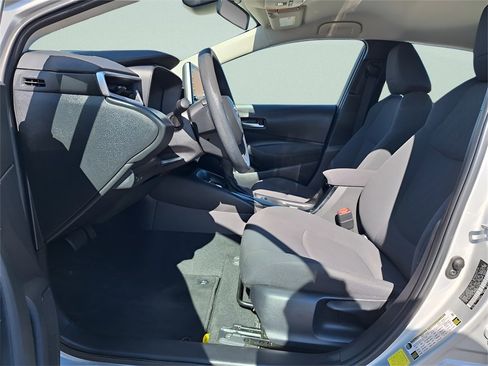 Used 2021 Toyota Corolla LE image 11