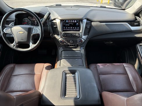 Used 2019 Chevrolet Suburban Premier w/ Premier Plus Edition RWD image 30
