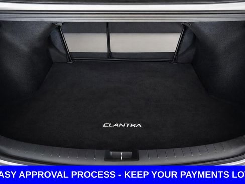 Used 2017 Hyundai Elantra SE FWD image 19