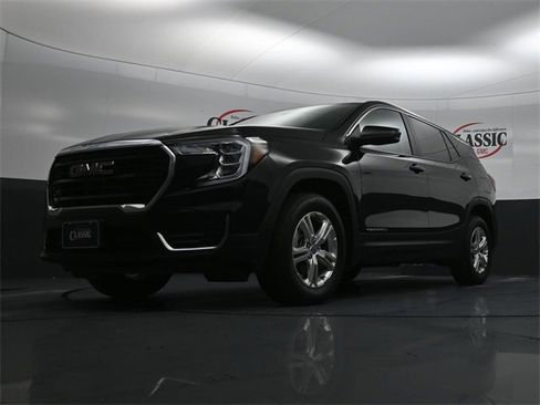 Used 2024 GMC Terrain SLE image 26