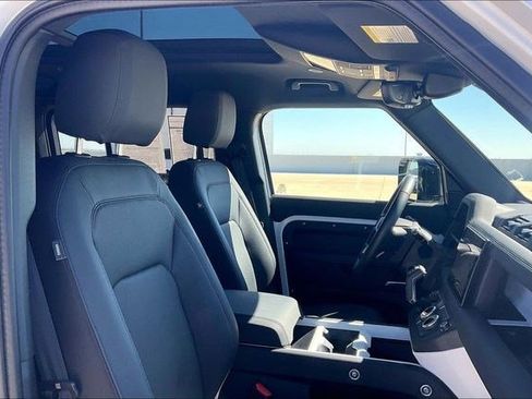 Used 2025 Land Rover Defender 110 S image 7