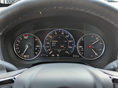 Used 2024 Buick Enclave Avenir w/ Avenir Technology Package image 23