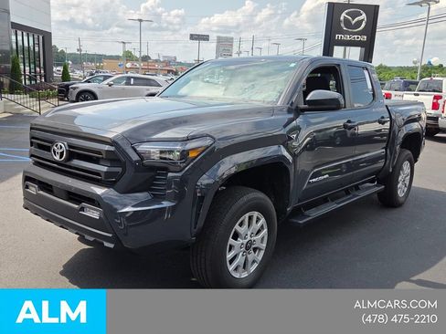 Used 2025 Toyota Tacoma SR5 AWD/4WD image 3