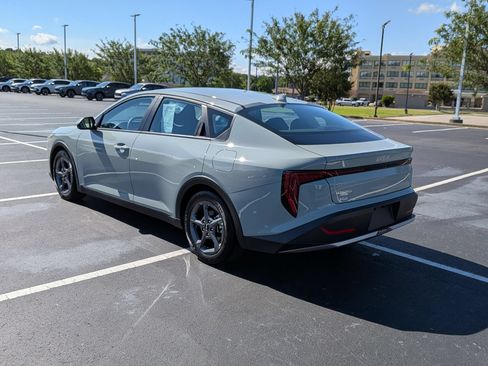Used 2025 Kia K4 FWD image 5