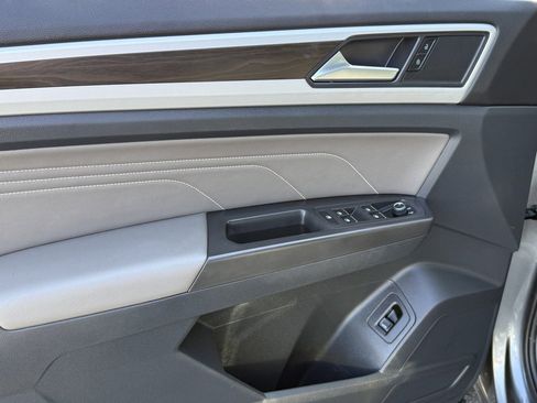 Used 2022 Volkswagen Atlas SE image 12