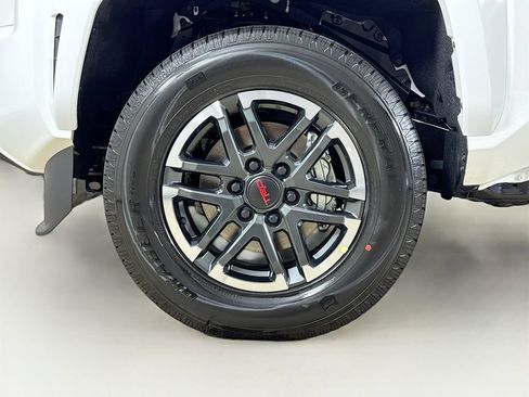 Used 2026 Toyota Tacoma TRD Sport AWD/4WD image 25