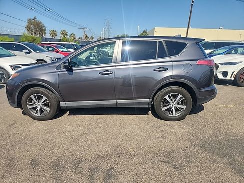 Used 2017 Toyota RAV4 XLE w/ Carpet Mat Package FWD image 10