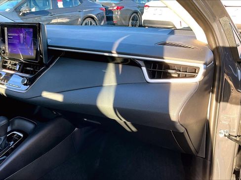 Used 2025 Toyota Corolla LE image 16