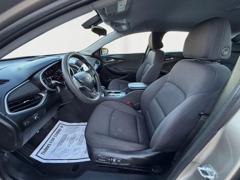 Used 2022 Chevrolet Malibu LT FWD image 9