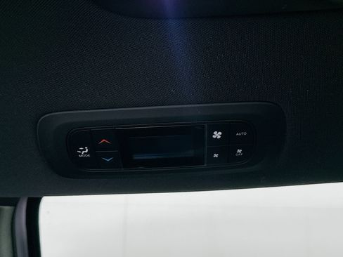 Used 2022 Chrysler Pacifica Touring-L w/ S Appearance Package image 26