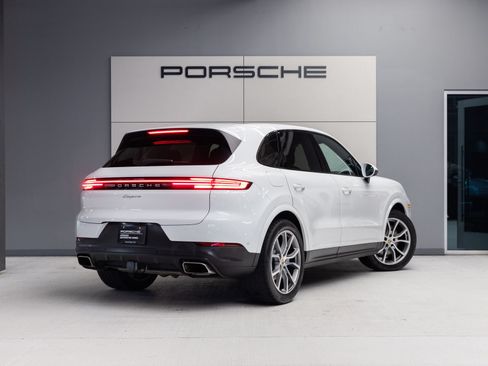 Certified 2024 Porsche Cayenne GTS AWD/4WD image 7