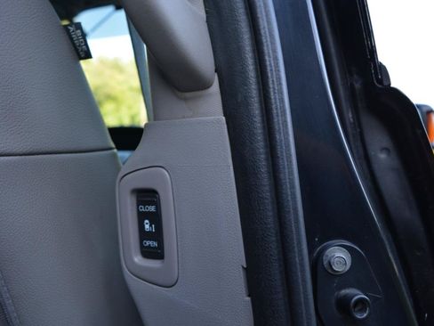 Used 2013 Honda Odyssey Touring Elite image 19