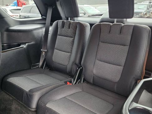 Used 2018 Ford Explorer XLT w/ Equipment Group 201A AWD/4WD image 18