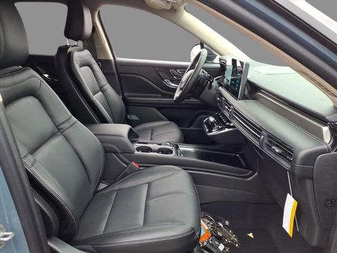 New 2026 Lincoln Corsair Reserve image 13