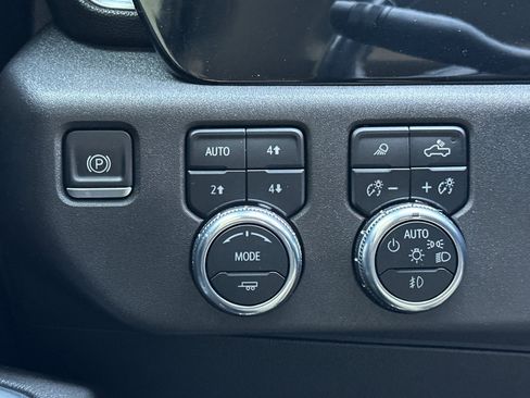 Used 2022 GMC Sierra 1500 SLT w/ X31 Off-Road Package image 41