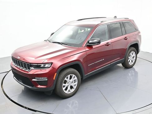 Used 2022 Jeep Grand Cherokee Limited image 22