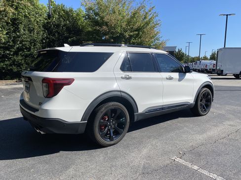 Used 2020 Ford Explorer ST w/ ST Street Pack AWD/4WD image 9