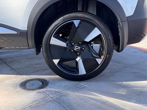 New 2026 Nissan Kicks SR image 8