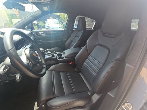 Used 2022 Porsche Cayenne Turbo GT AWD/4WD image 7
