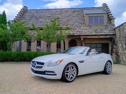 Used 2015 Mercedes-Benz SLK 250 image 1
