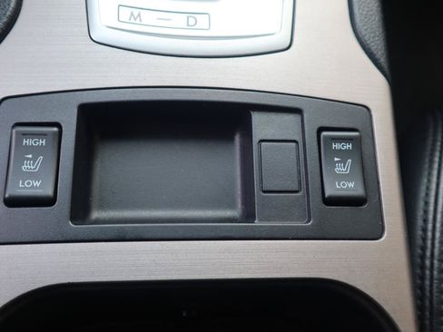 Used 2013 Subaru Outback 2.5i Limited AWD/4WD image 71