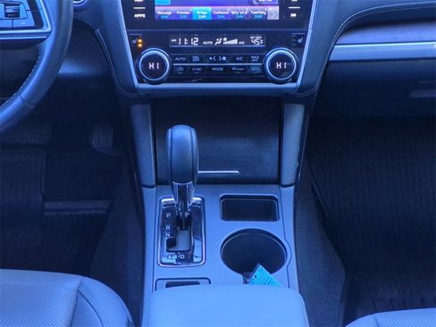 Used 2019 Subaru Outback 2.5i Limited w/ Popular Package #2 image 10