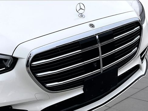 Certified 2023 Mercedes-Benz S 500 4MATIC w/ AMG Line image 30