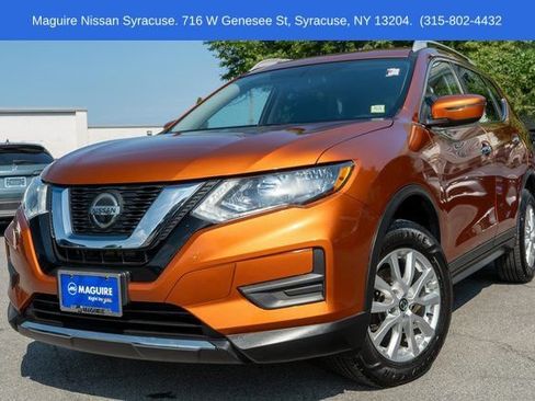 Used 2018 Nissan Rogue SV AWD/4WD image 1