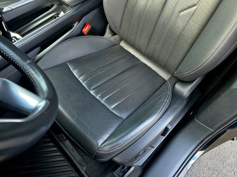 Used 2019 Audi e-tron Premium Plus AWD/4WD image 40