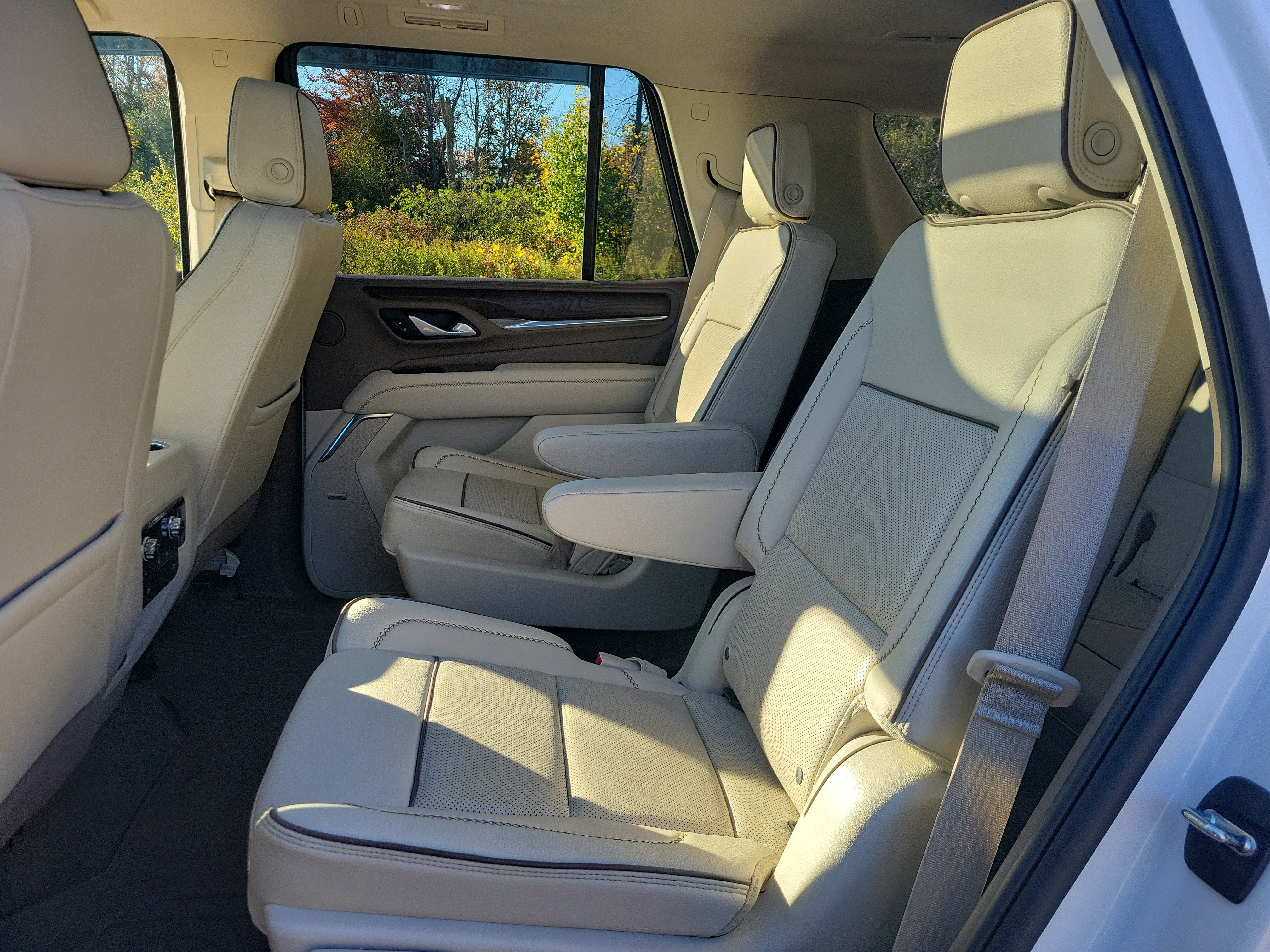 Used 2022 GMC Yukon Denali AWD/4WD image 16