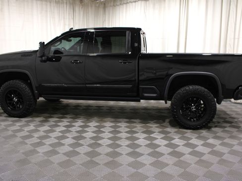 Used 2024 Chevrolet Silverado 2500 High Country w/ High Country Premium Package AWD/4WD image 32