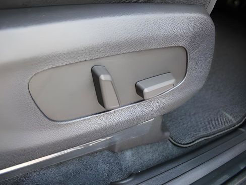 New 2026 Kia Carnival EX image 33