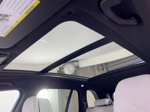 Used 2026 BMW X5 xDrive40i w/ Climate Comfort Package image 12