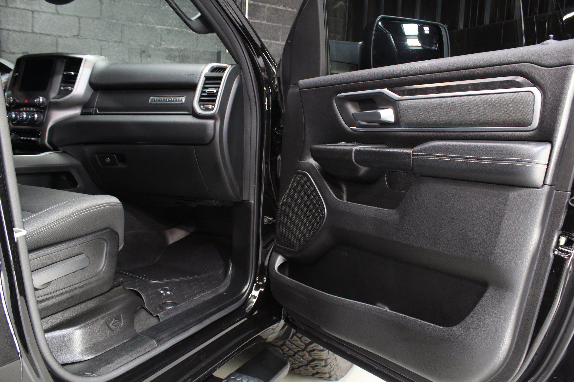 Used 2022 RAM 1500 Big Horn AWD/4WD image 56