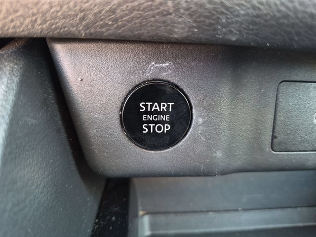 Used 2025 Nissan Rogue SV FWD image 26