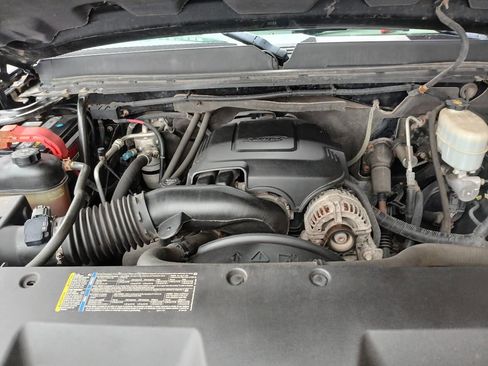 Used 2011 Chevrolet Express 3500 LT w/ LT Preferred Equipment Group image 3