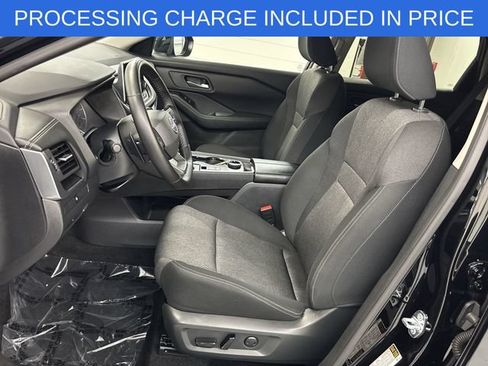 Used 2026 Nissan Rogue SV AWD/4WD image 3