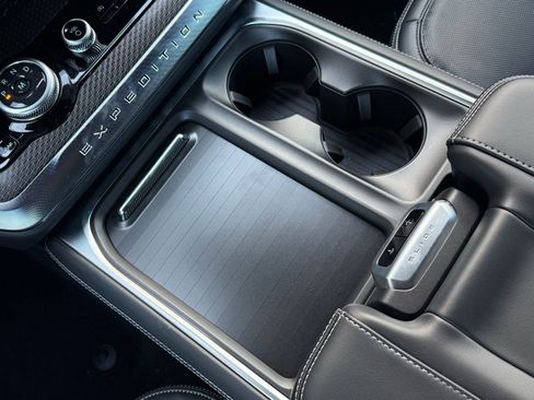 New 2026 Ford Expedition Platinum image 29