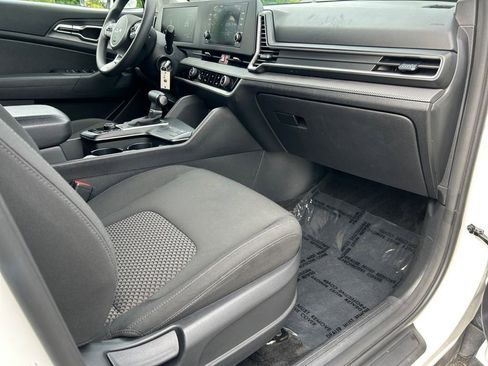 Used 2023 Kia Sportage LX image 27