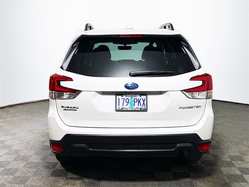 Used 2023 Subaru Forester Premium image 7