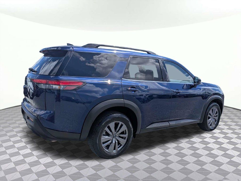 Used 2025 Nissan Pathfinder SV AWD/4WD image 3