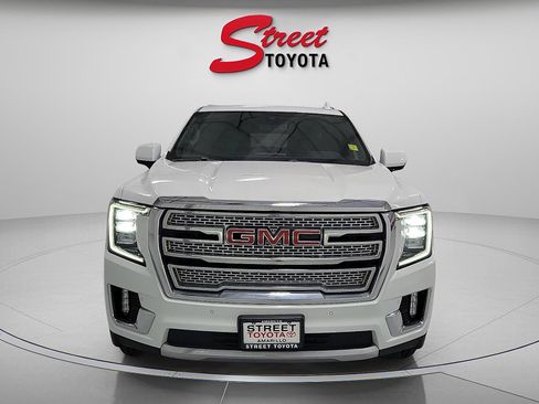 Used 2021 GMC Yukon XL SLT AWD/4WD image 6