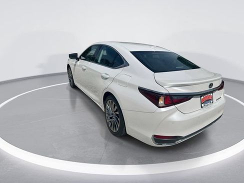 Used 2024 Lexus ES 300h Ultra Luxury w/ Accessory Package (Z2) FWD image 8
