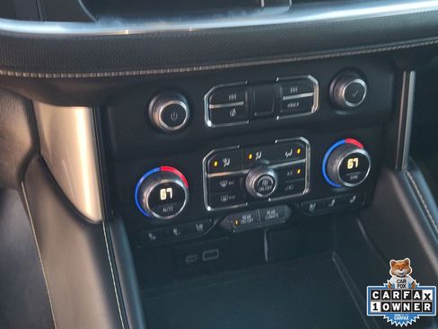 Used 2024 Chevrolet Tahoe Premier w/ Premium Package image 24